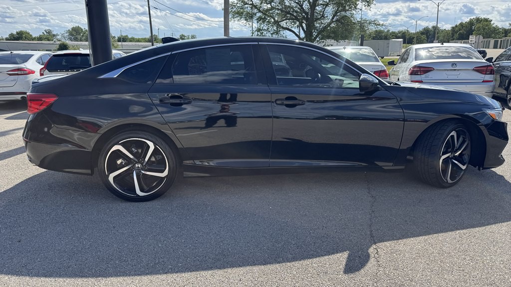 2022 Honda Accord Image 9