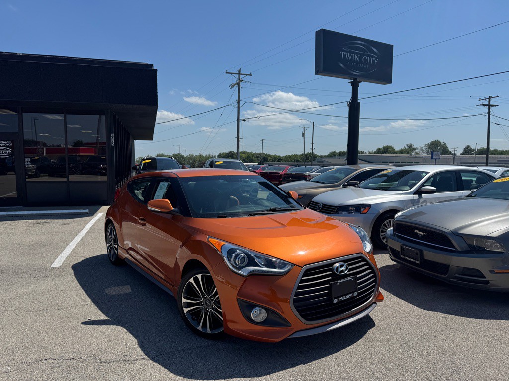 2016 Hyundai Veloster Image 1