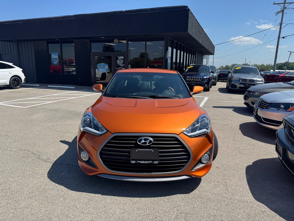 2016 Hyundai Veloster Image 2