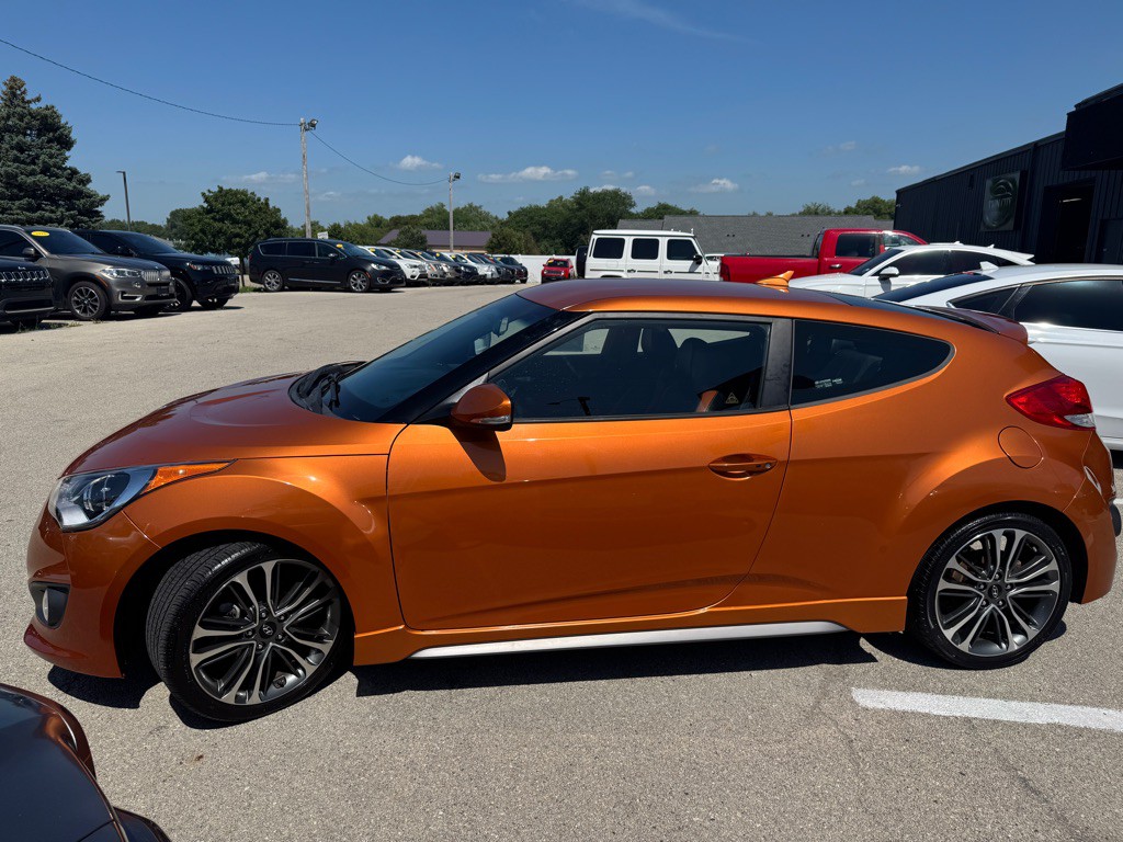 2016 Hyundai Veloster Image 4