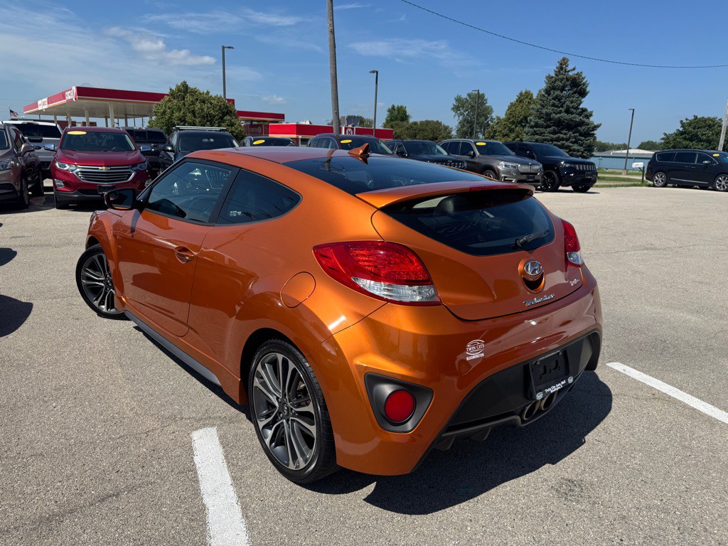 2016 Hyundai Veloster Image 5