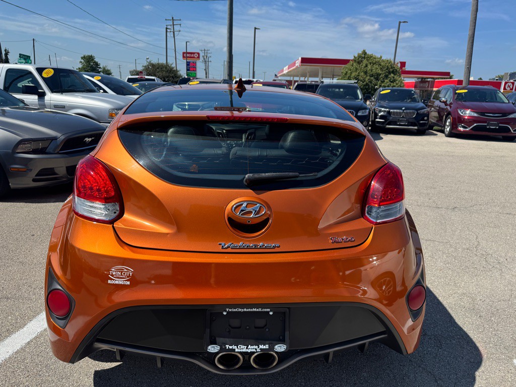 2016 Hyundai Veloster Image 6