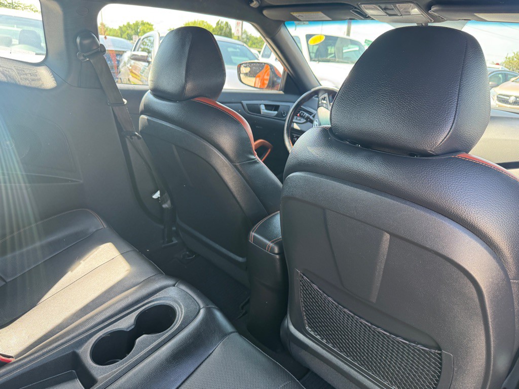 2016 Hyundai Veloster Image 14
