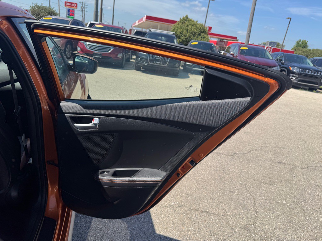 2016 Hyundai Veloster Image 15