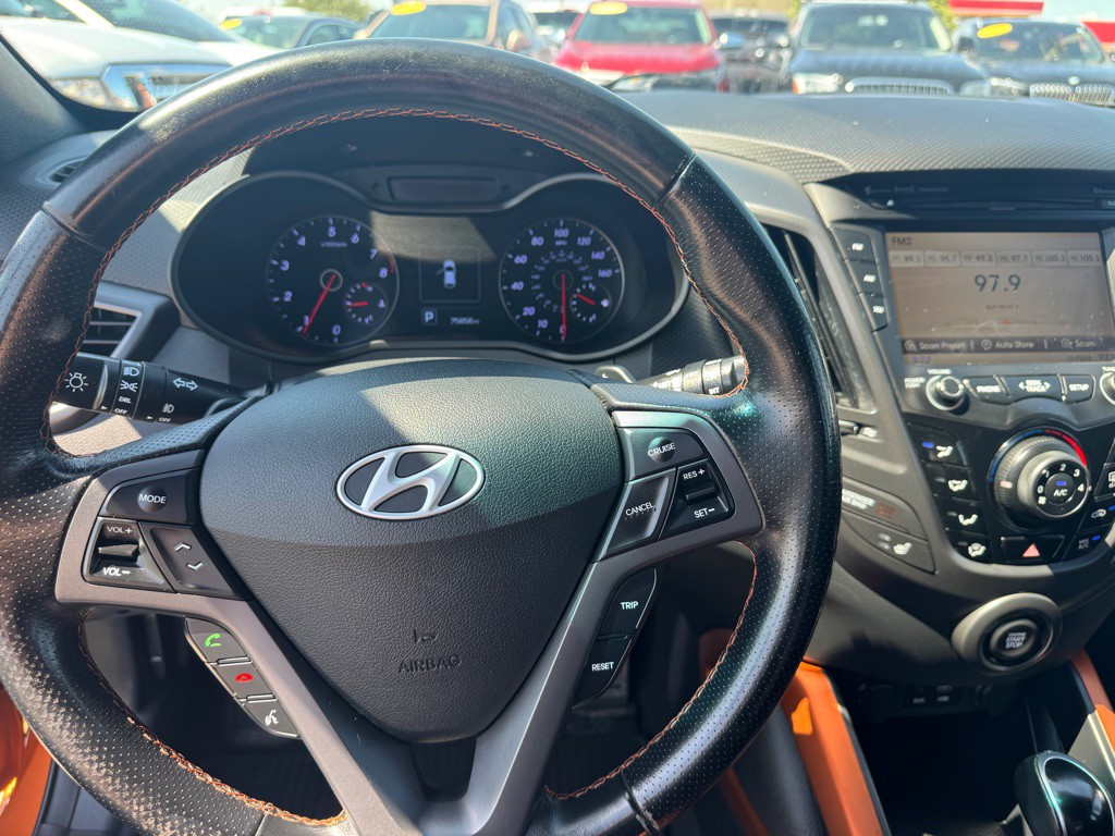 2016 Hyundai Veloster Image 19