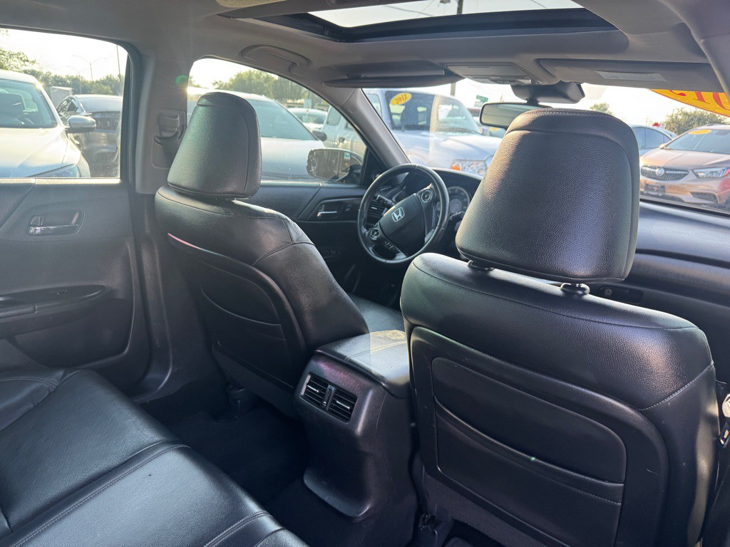 2013 Honda Accord Image 16