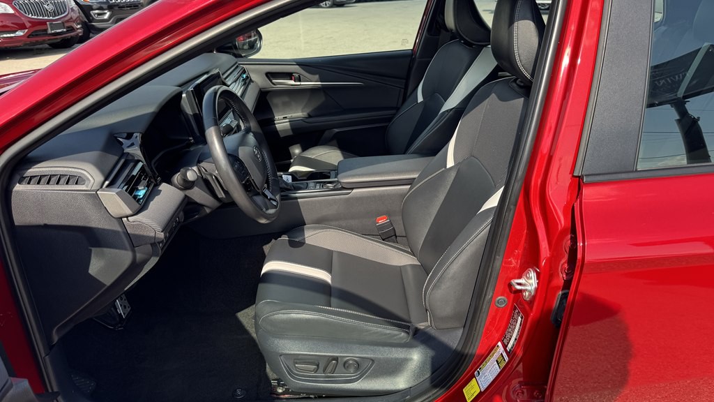 2025 Toyota Camry Image 15