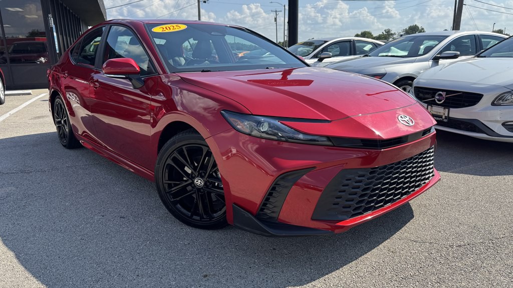 2025 Toyota Camry Image 2