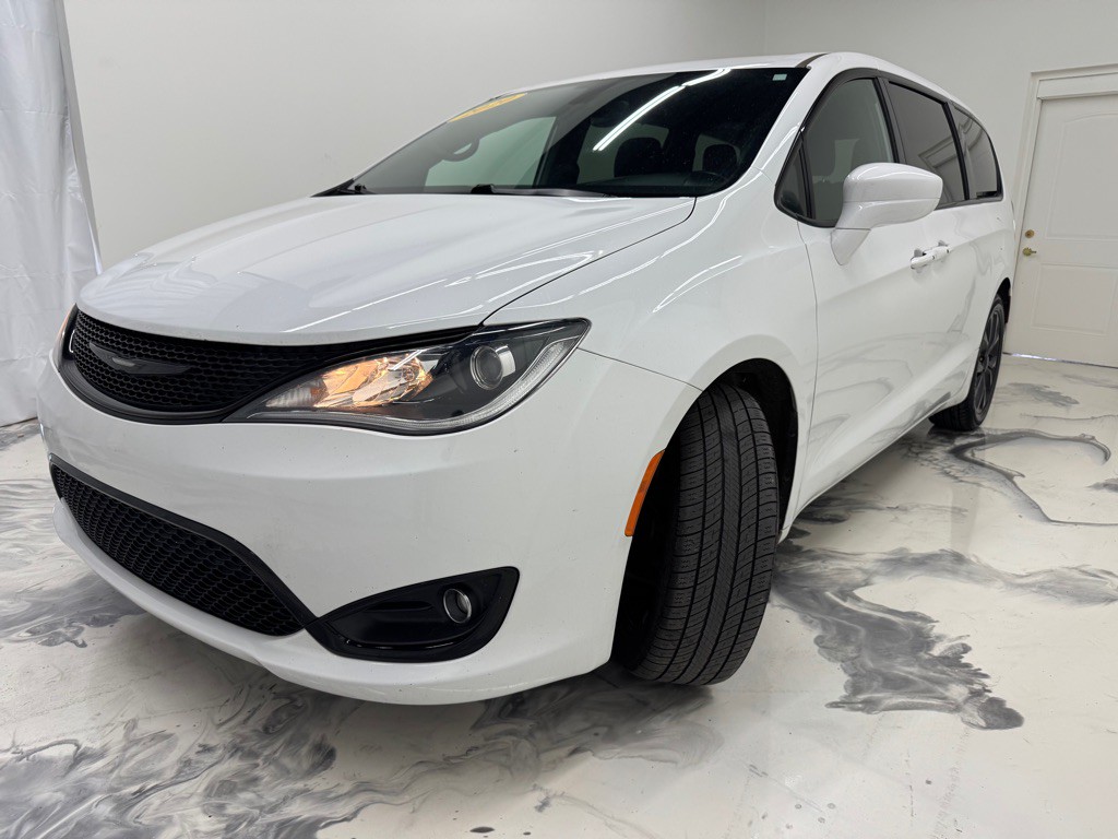 2020 Chrysler Pacifica Image 4