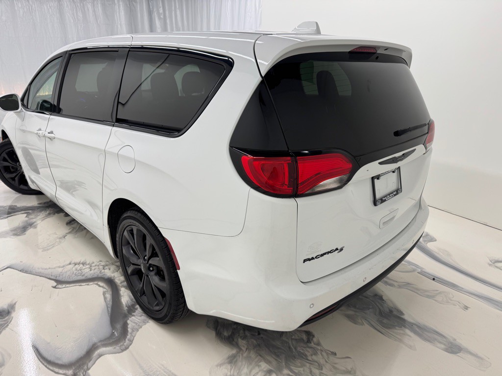 2020 Chrysler Pacifica Image 6