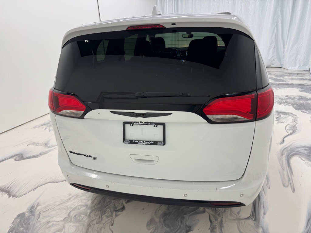 2020 Chrysler Pacifica Image 7