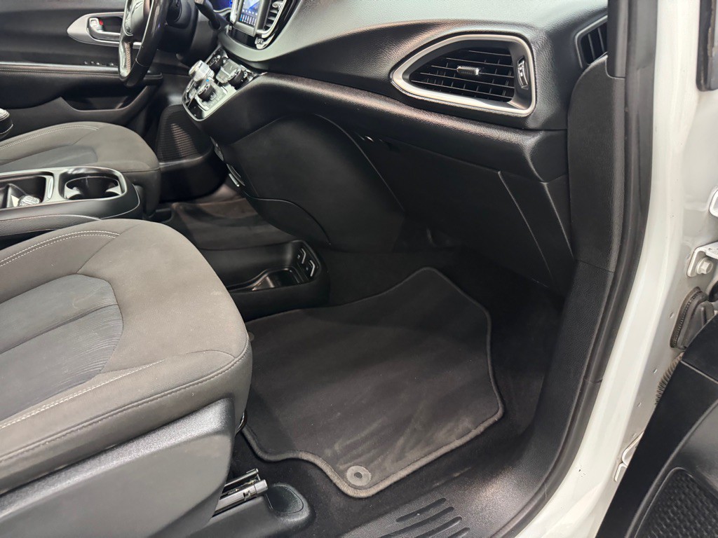 2020 Chrysler Pacifica Image 13