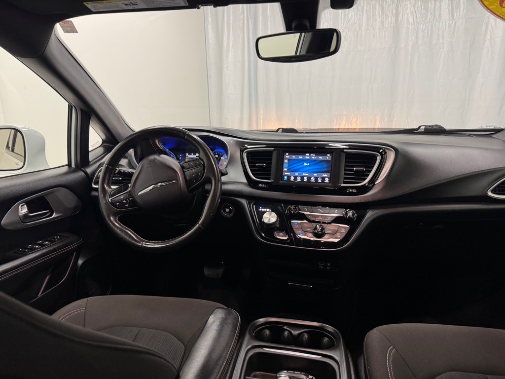 2020 Chrysler Pacifica Image 17