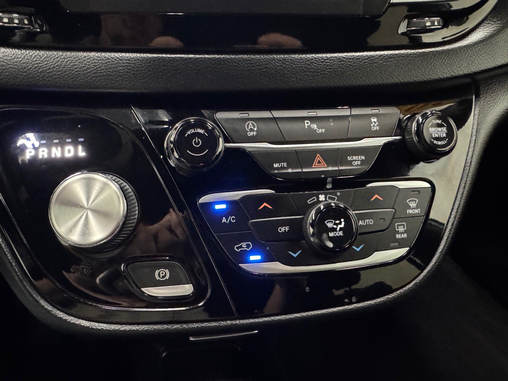 2020 Chrysler Pacifica Image 26