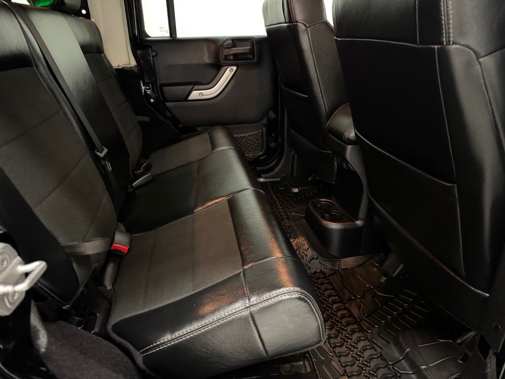 2012 Jeep Wrangler Unlimited Image 19
