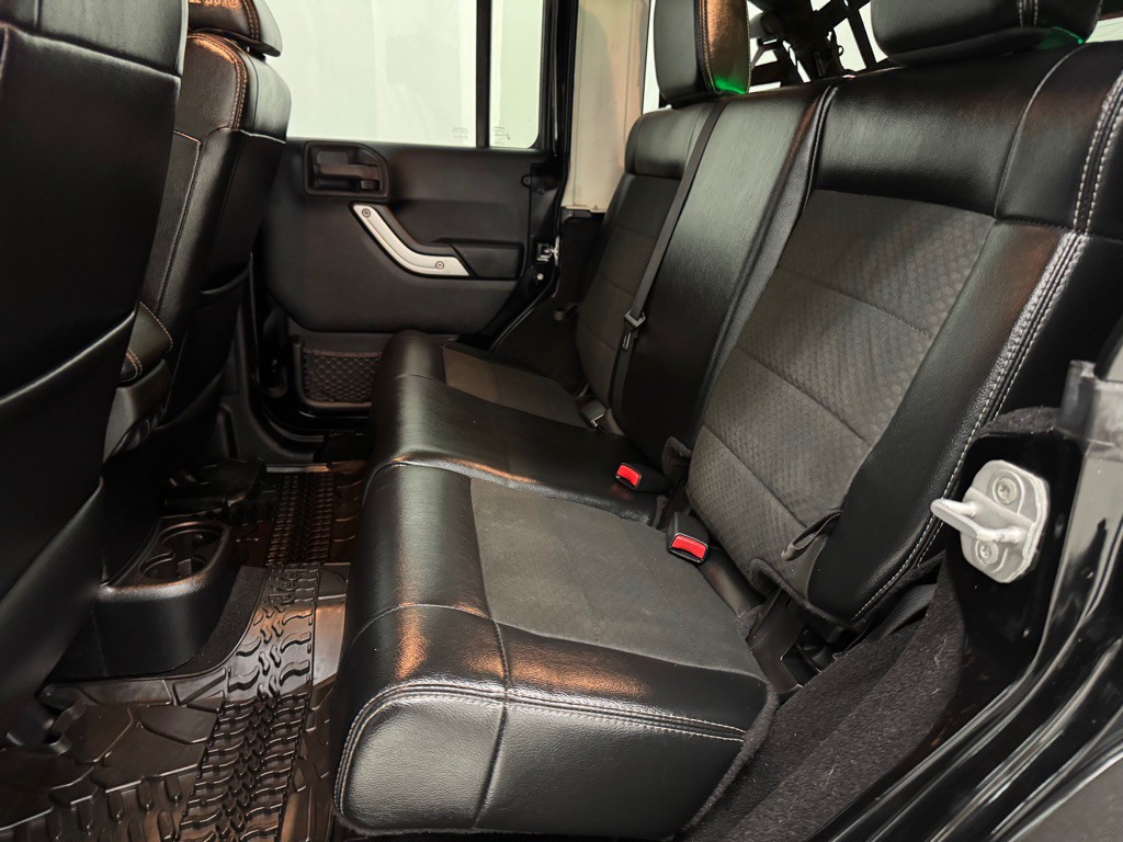 2012 Jeep Wrangler Unlimited Image 24