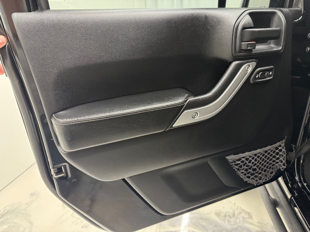 2012 Jeep Wrangler Unlimited Image 25