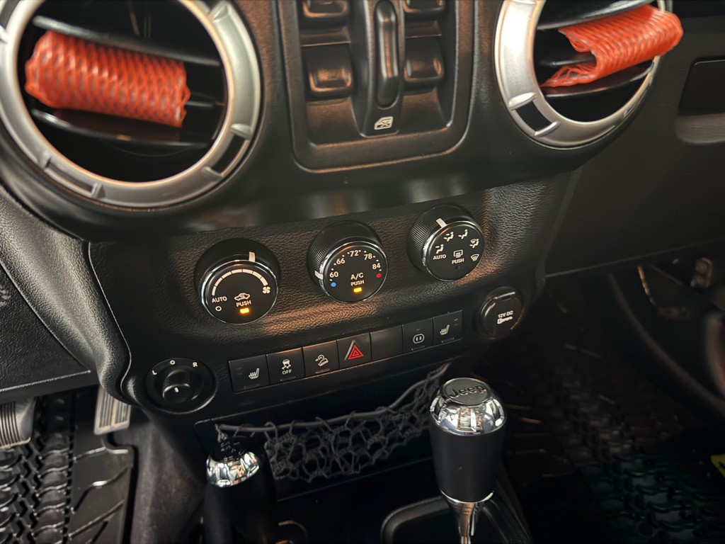 2012 Jeep Wrangler Unlimited Image 30