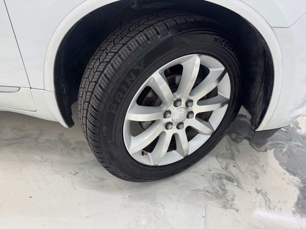 2017 Buick Enclave Image 10