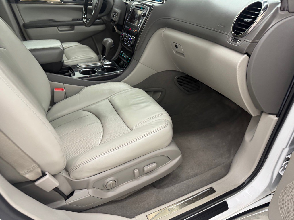 2017 Buick Enclave Image 13