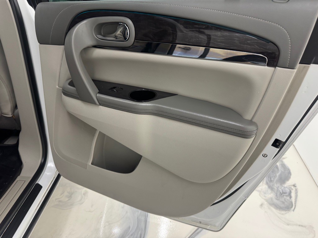 2017 Buick Enclave Image 15