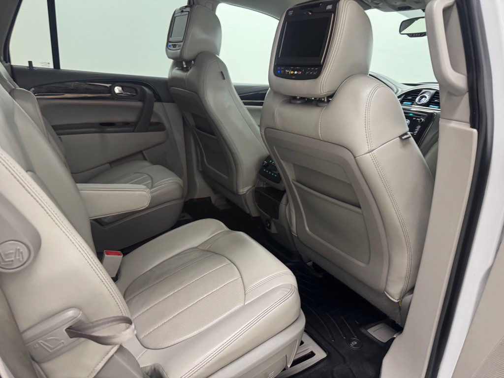 2017 Buick Enclave Image 16
