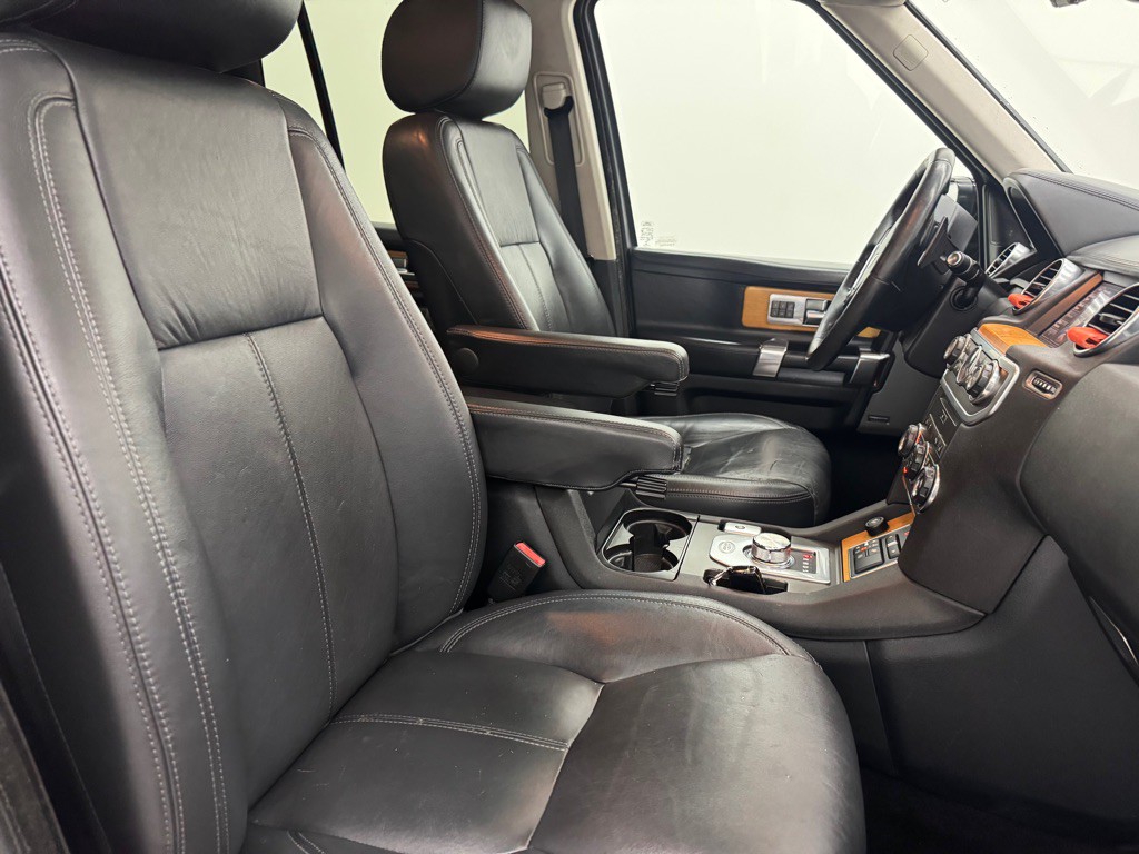 2015 Land Rover LR4 Image 14