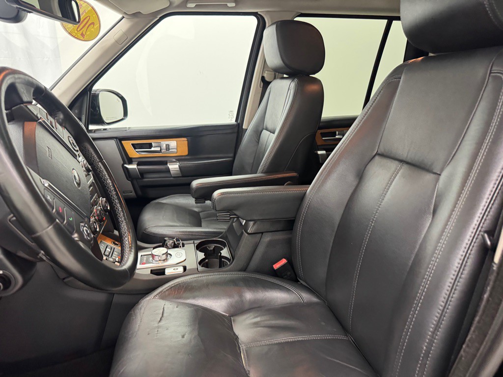 2015 Land Rover LR4 Image 29