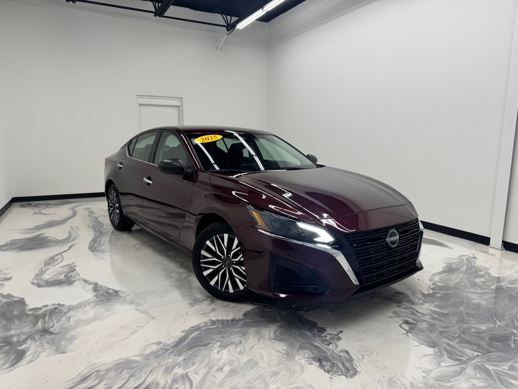 2025 Nissan Altima Image 1