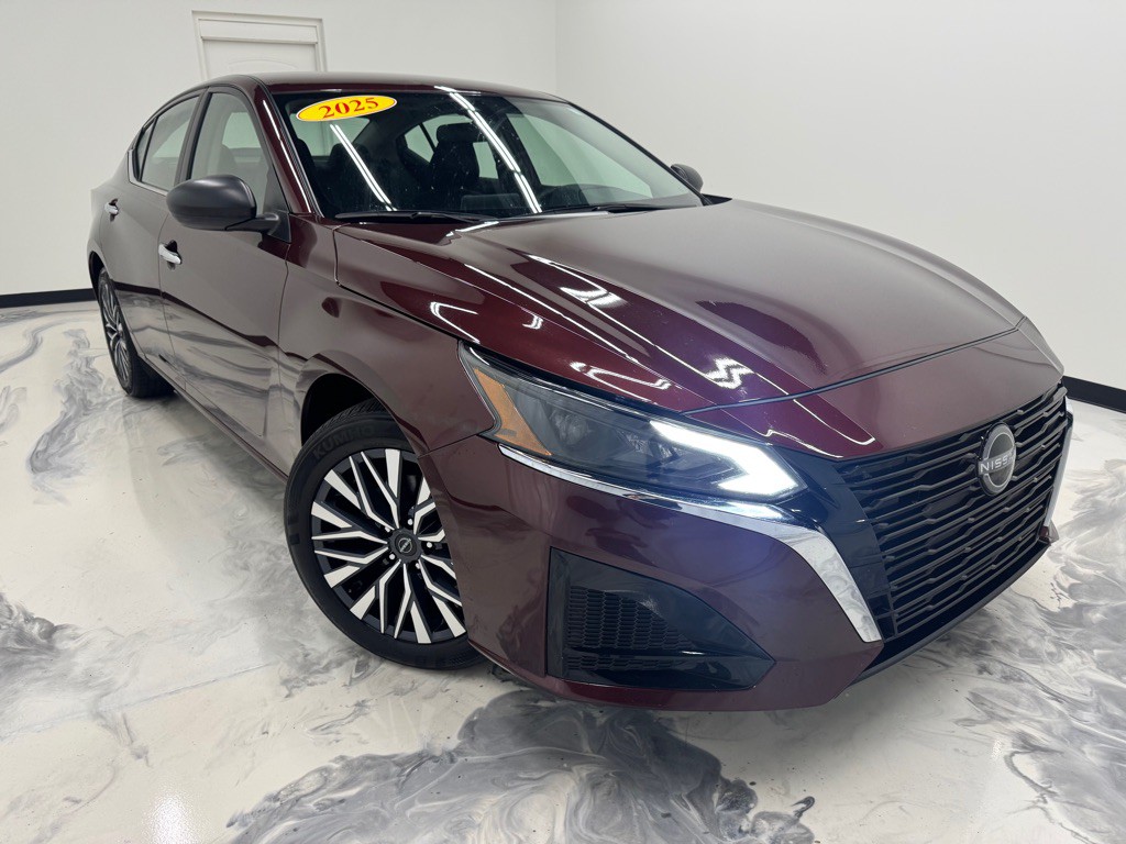 2025 Nissan Altima Image 2