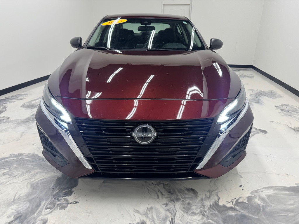 2025 Nissan Altima Image 3