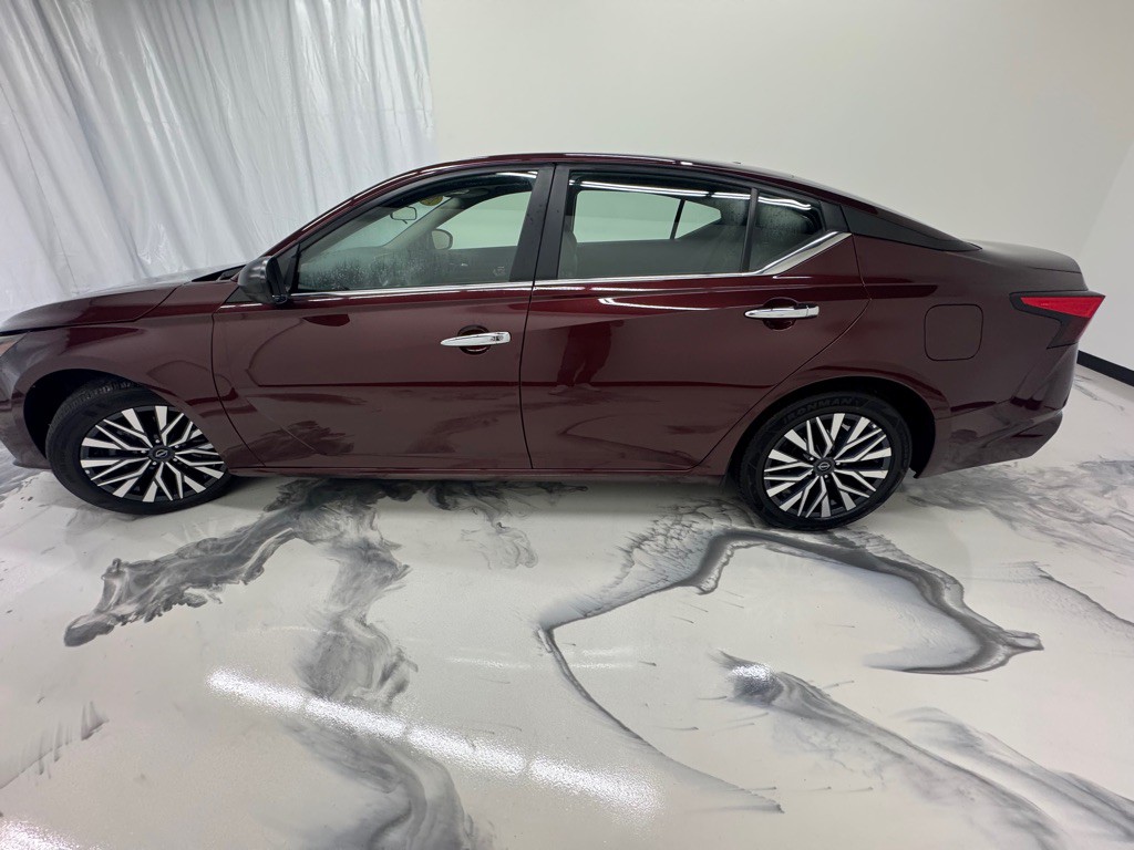 2025 Nissan Altima Image 5