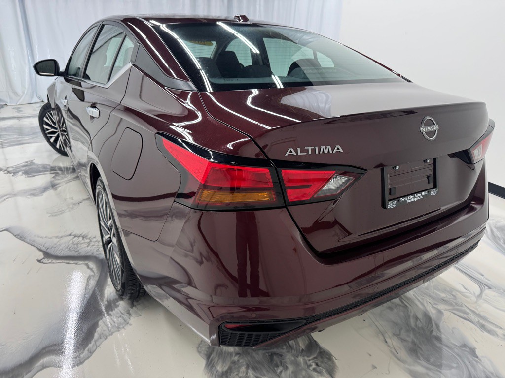2025 Nissan Altima Image 6