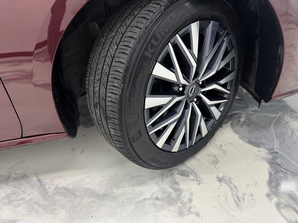 2025 Nissan Altima Image 10