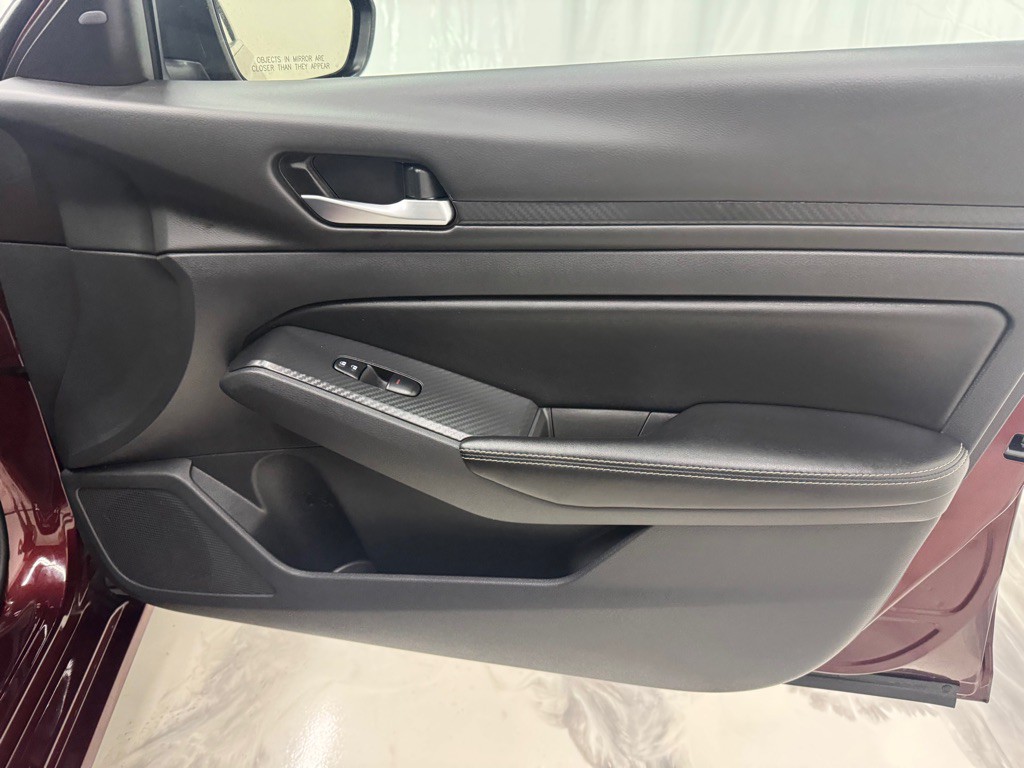 2025 Nissan Altima Image 12