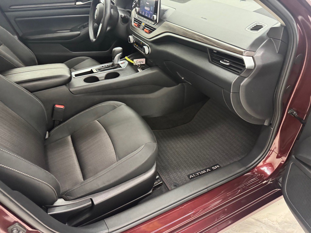 2025 Nissan Altima Image 13