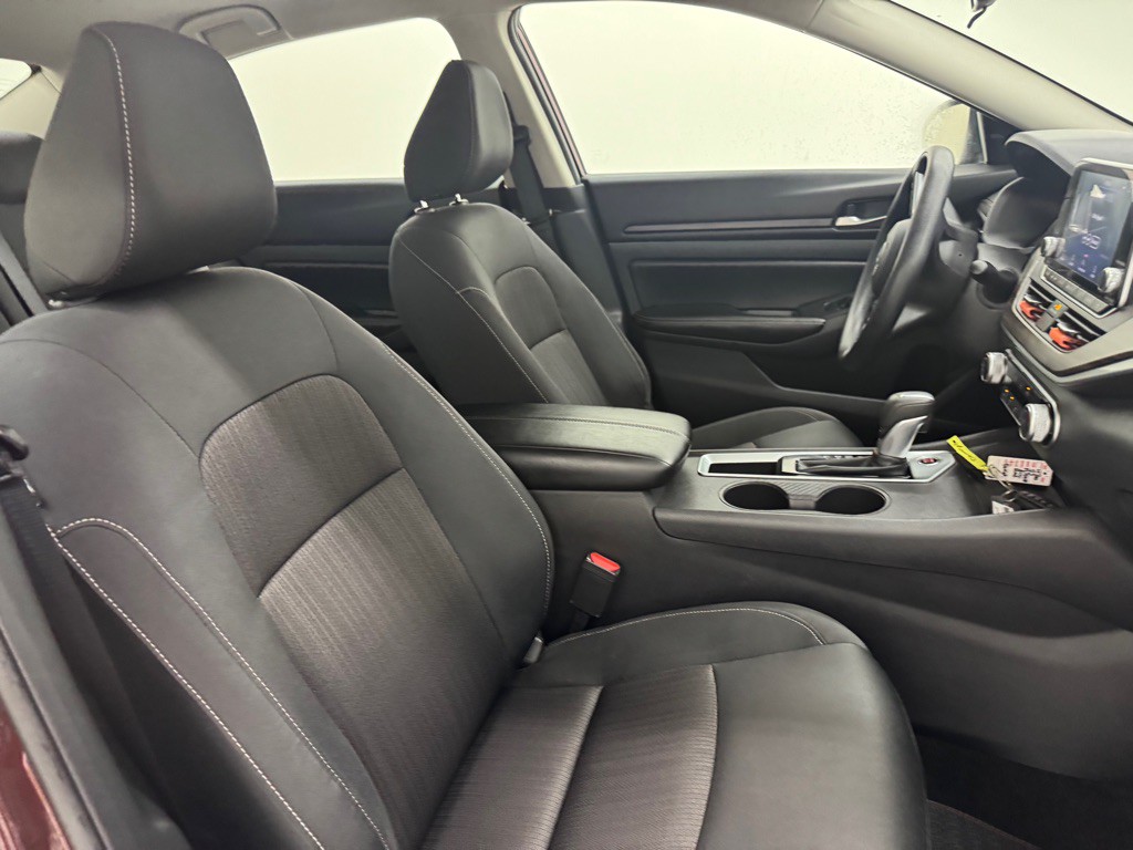 2025 Nissan Altima Image 14