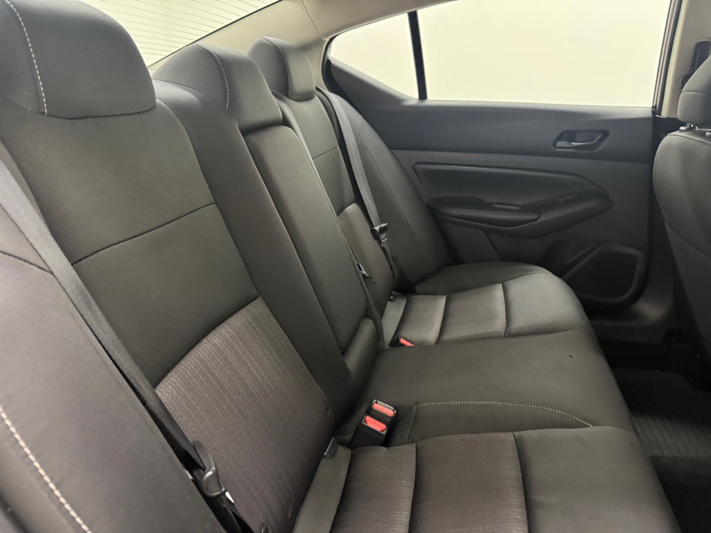 2025 Nissan Altima Image 17