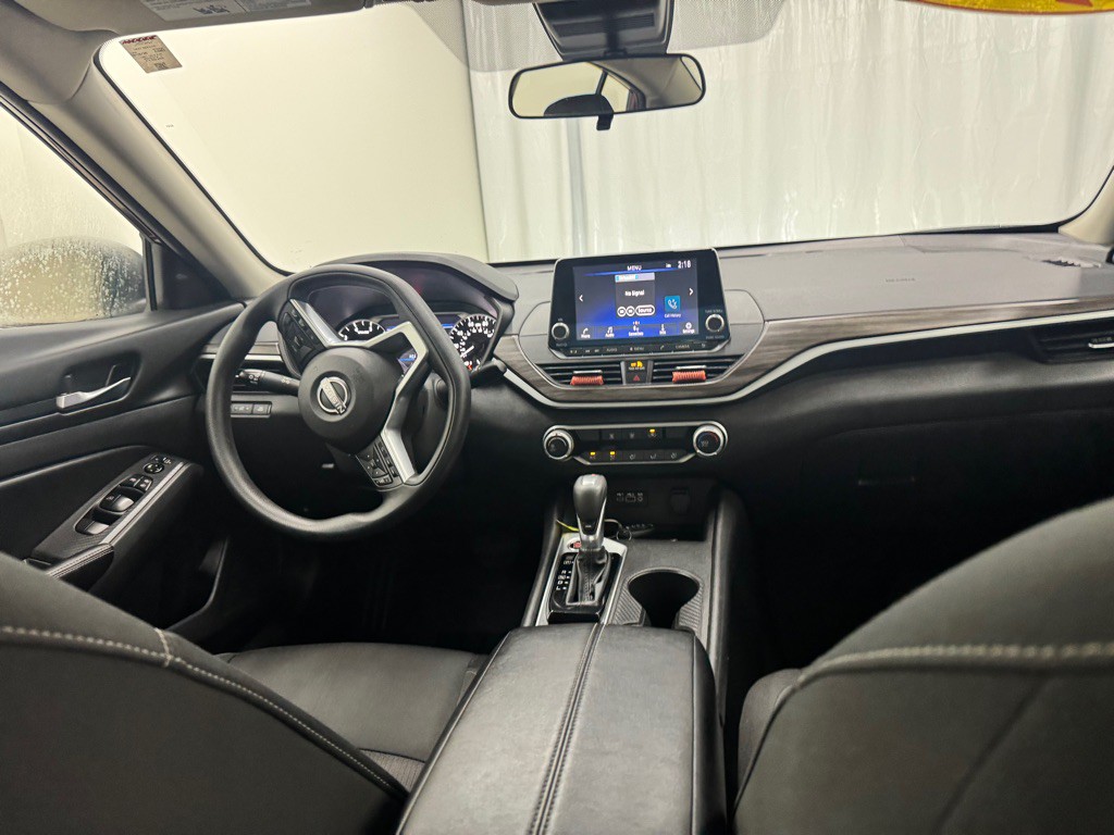 2025 Nissan Altima Image 18