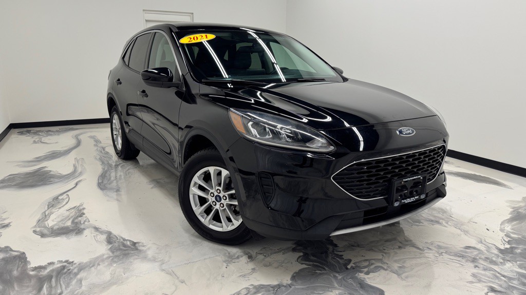 2021 Ford Escape Image 2