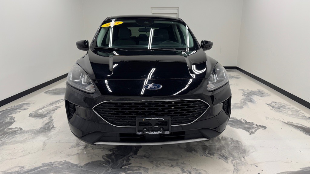 2021 Ford Escape Image 3