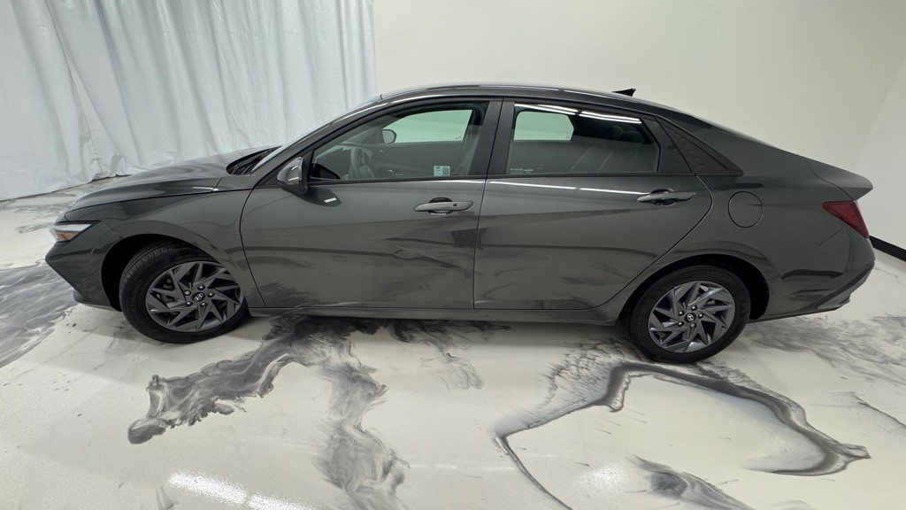 2024 Hyundai Elantra Image 5