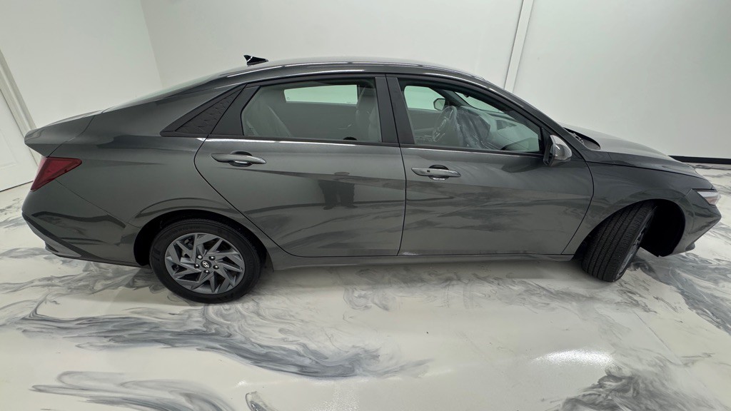 2024 Hyundai Elantra Image 9