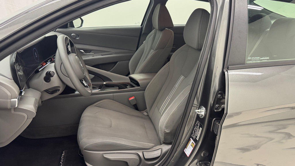 2024 Hyundai Elantra Image 16