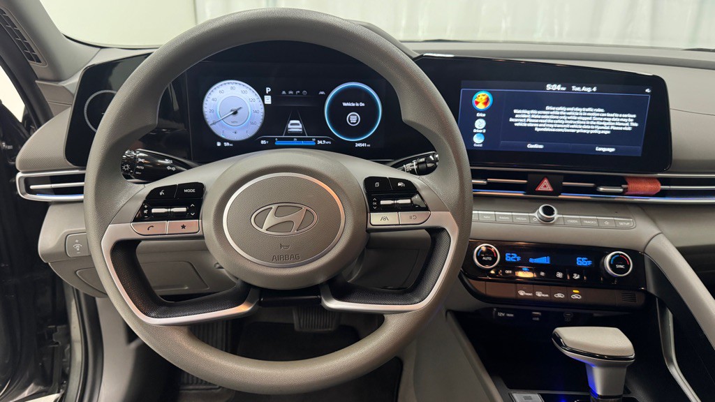 2024 Hyundai Elantra Image 17