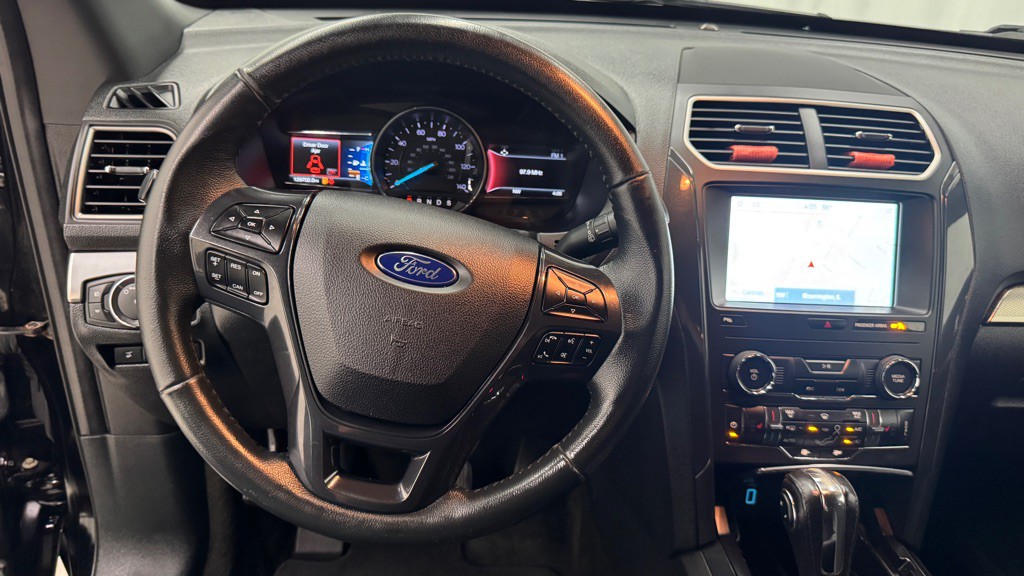 2018 Ford Explorer Image 16