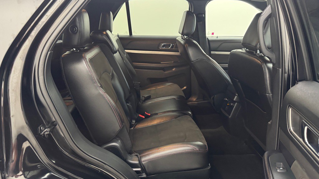 2018 Ford Explorer Image 24