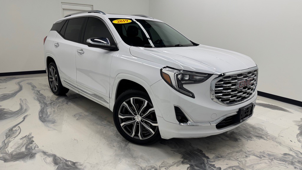 2019 GMC Terrain Image 2