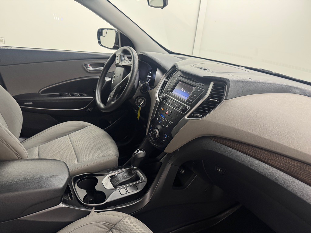 2018 Hyundai Santa Fe Image 14