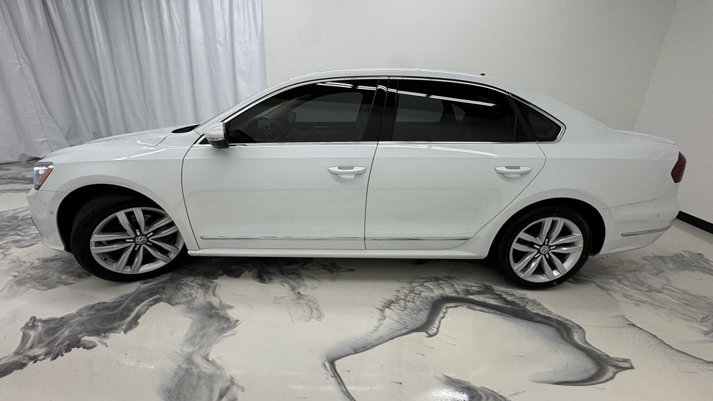 2017 Volkswagen Passat Image 5